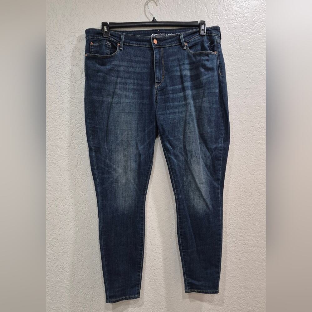 Siganature Levi Strauss  Dark Wash Denim Pants Modern Skinny Size 20 W35